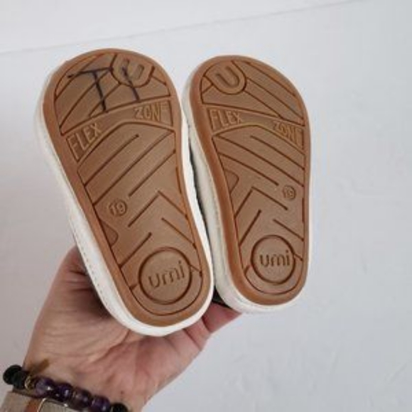 NWOT Umi Cloud Tech Flex Lex Leather Shoes Olive Green Orange Toddler - Picture 3 of 4